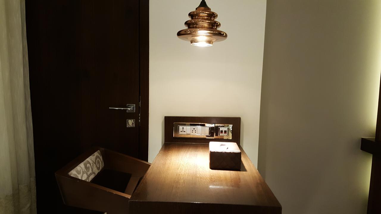 Hotel Peninsula Redpine Mumbai Ngoại thất bức ảnh